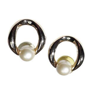 Gold tone Pearl Earrings Vintage Post Contemporary Classic